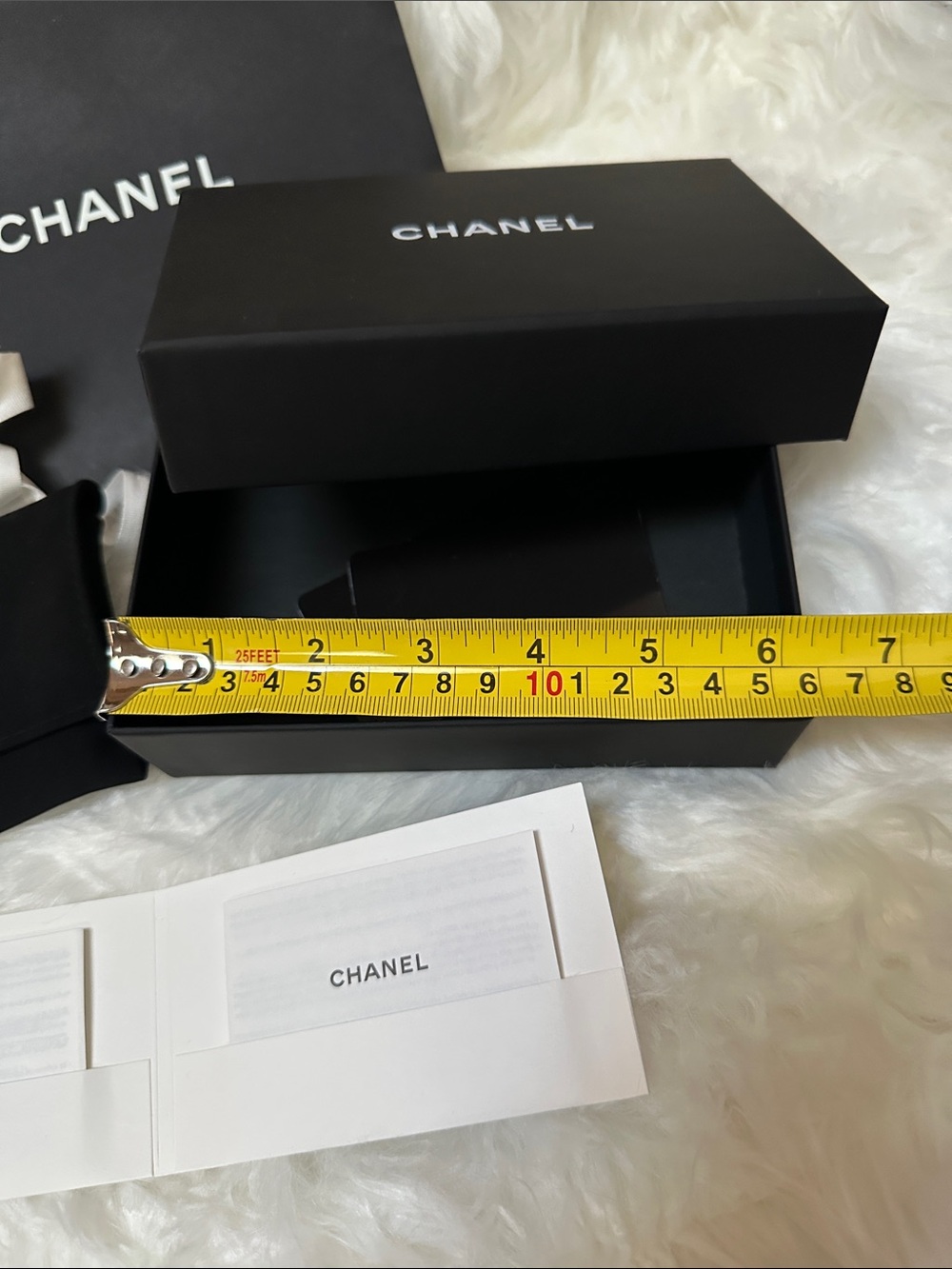 Authentic CHANEL gift box with dust pouch. - Picture 4 of 7